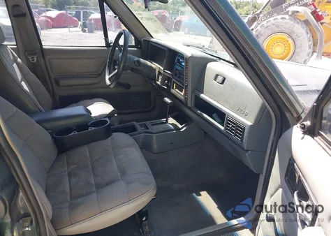 1993 Jeep Cherokee Sport z USA, uszkodzony, nr VIN 1J4FT68S1PL620143